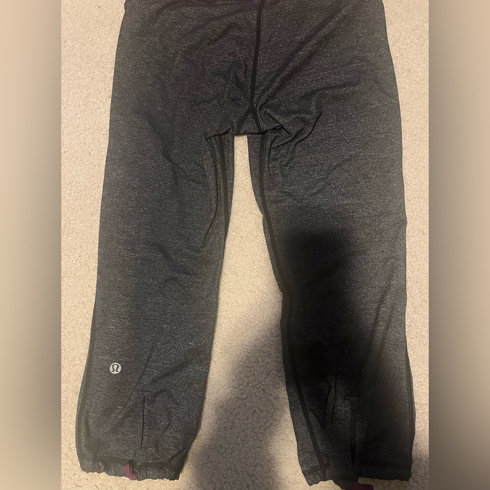 Lululemon capri pants barely ever worn. very comfortable and cute. size 4